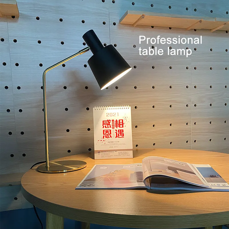 What Performance Does a Reading Desk Light Need to Have?